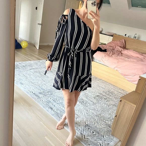 NWT Zara Navy and White Striped One Shoulder Dress - Picture 15 of 17